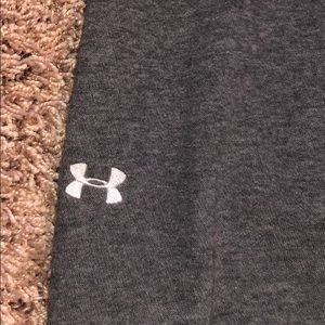 Under armor cropped grey sweatpants